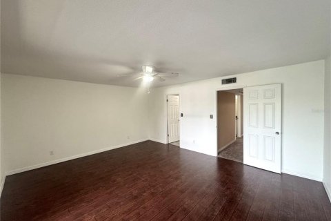 Condo in Tampa, Florida, 2 bedrooms  № 2218315 - photo 10