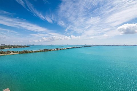 Condominio en venta en Miami, Florida, 3 dormitorios, 151.8 m2 № 2008281 - foto 5
