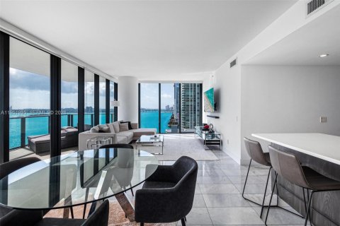 Condominio en venta en Miami, Florida, 3 dormitorios, 151.8 m2 № 2008281 - foto 3