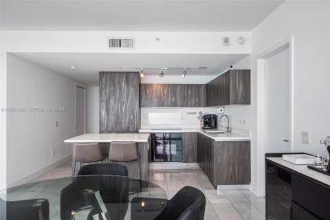 Condominio en venta en Miami, Florida, 3 dormitorios, 151.8 m2 № 2008281 - foto 13
