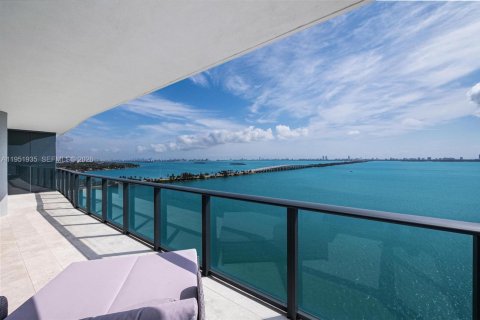 Condominio en venta en Miami, Florida, 3 dormitorios, 151.8 m2 № 2008281 - foto 4