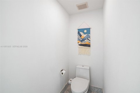 Condominio en venta en Miami, Florida, 3 dormitorios, 151.8 m2 № 2008281 - foto 28