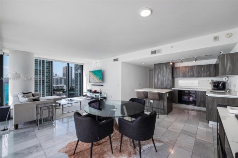Condominio en venta en Miami, Florida, 3 dormitorios, 151.8 m2 № 2008281 - foto 12