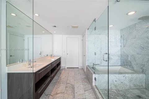 Condominio en venta en Miami, Florida, 3 dormitorios, 151.8 m2 № 2008281 - foto 19