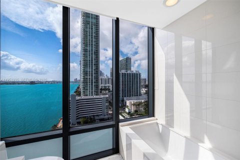Condominio en venta en Miami, Florida, 3 dormitorios, 151.8 m2 № 2008281 - foto 27