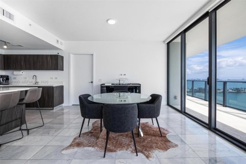 Condominio en venta en Miami, Florida, 3 dormitorios, 151.8 m2 № 2008281 - foto 10