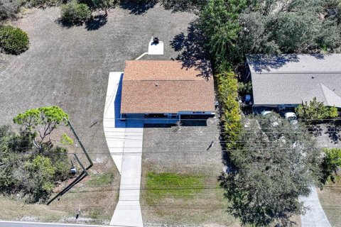House in Port Charlotte, Florida 2 bedrooms, 86.49 sq.m. № 2099164 - photo 19