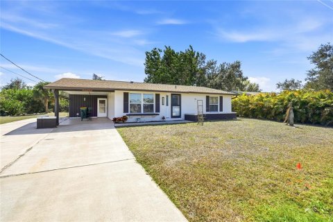 House in Port Charlotte, Florida 2 bedrooms, 86.49 sq.m. № 2099164 - photo 2