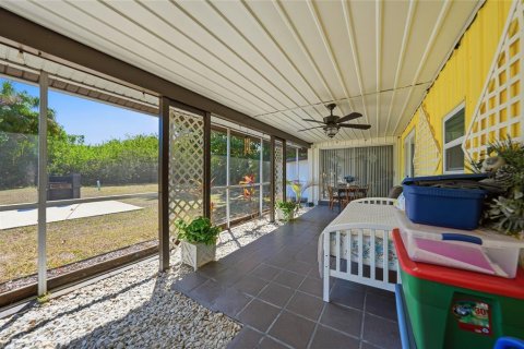 House in Port Charlotte, Florida 2 bedrooms, 86.49 sq.m. № 2099164 - photo 16