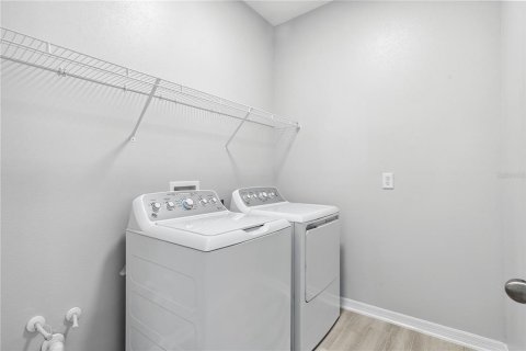 Townhouse in Winter Garden, Florida 3 bedrooms, 156.82 sq.m. № 2238698 - photo 6