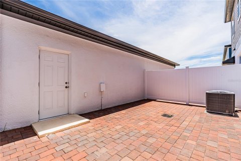 Townhouse in Winter Garden, Florida 3 bedrooms, 156.82 sq.m. № 2238698 - photo 21