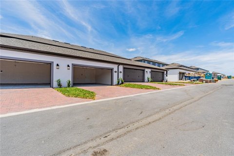 Townhouse in Winter Garden, Florida 3 bedrooms, 156.82 sq.m. № 2238698 - photo 24