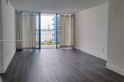 Copropriété à louer à North Bay Village, Floride: 1 chambre, 87.33 m2 № 2065056 - photo 3