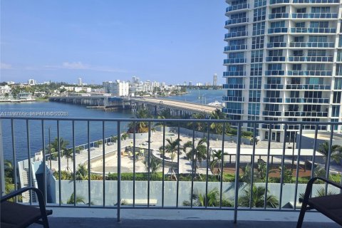 Condo à North Bay Village, Floride, 1 chambre  № 2065056