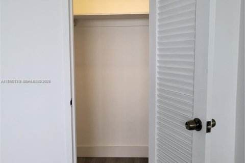 Copropriété à louer à North Bay Village, Floride: 1 chambre, 87.33 m2 № 2065056 - photo 8