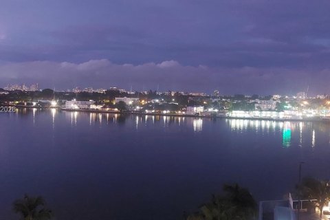 Copropriété à louer à North Bay Village, Floride: 1 chambre, 87.33 m2 № 2065056 - photo 15