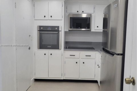 Copropriété à louer à North Bay Village, Floride: 1 chambre, 87.33 m2 № 2065056 - photo 4