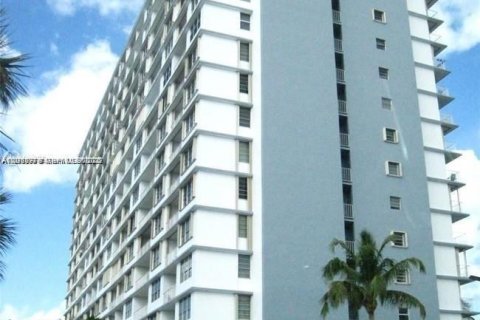 Copropriété à louer à North Bay Village, Floride: 1 chambre, 87.33 m2 № 2065056 - photo 14