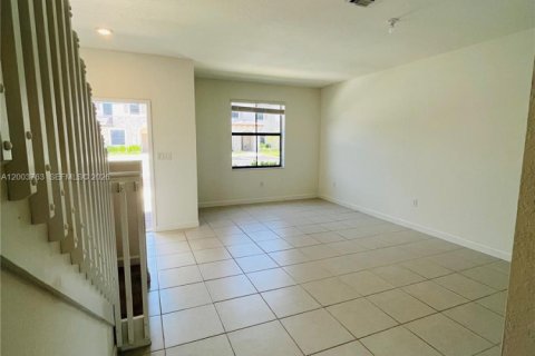 Купить таунхаус в Майами, Флорида 3 спальни, 147.44м2, № 2069434 - фото 6