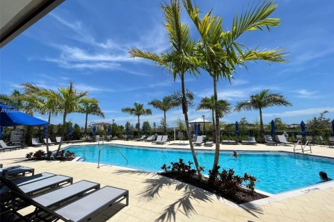 Купить таунхаус в Майами, Флорида 3 спальни, 147.44м2, № 2069434 - фото 18