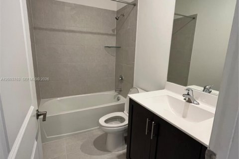 Купить таунхаус в Майами, Флорида 3 спальни, 147.44м2, № 2069434 - фото 11