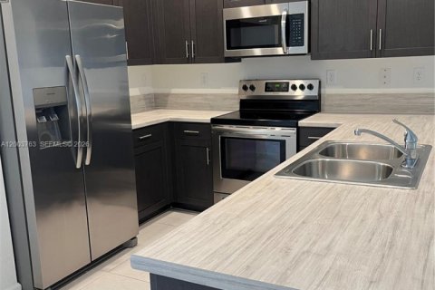 Купить таунхаус в Майами, Флорида 3 спальни, 147.44м2, № 2069434 - фото 3