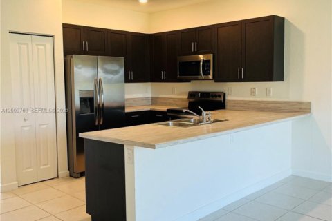 Купить таунхаус в Майами, Флорида 3 спальни, 147.44м2, № 2069434 - фото 5