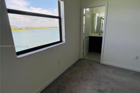 Купить таунхаус в Майами, Флорида 3 спальни, 147.44м2, № 2069434 - фото 10