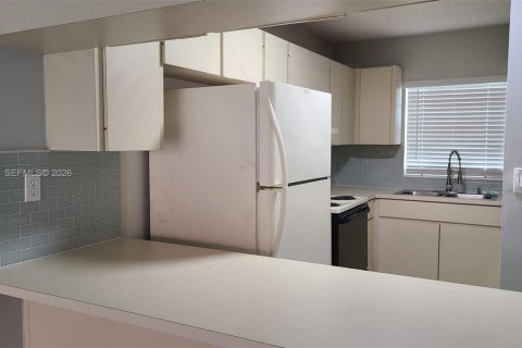 Adosado en alquiler en Homestead, Florida, 2 dormitorios, 88.44 m2 № 2010693 - foto 2