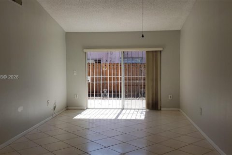 Adosado en alquiler en Homestead, Florida, 2 dormitorios, 88.44 m2 № 2010693 - foto 4