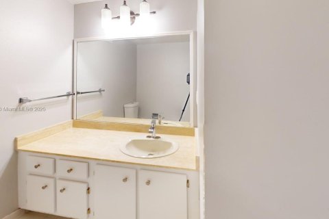 Copropriété à vendre à Hallandale Beach, Floride: 1 chambre, 76.92 m2 № 1929128 - photo 22