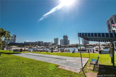 Copropriété à vendre à Hallandale Beach, Floride: 1 chambre, 76.92 m2 № 1929128 - photo 30