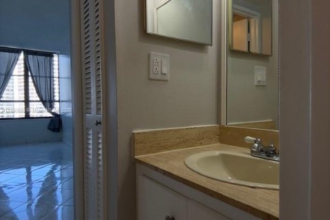 Copropriété à vendre à Hallandale Beach, Floride: 1 chambre, 76.92 m2 № 1929128 - photo 18