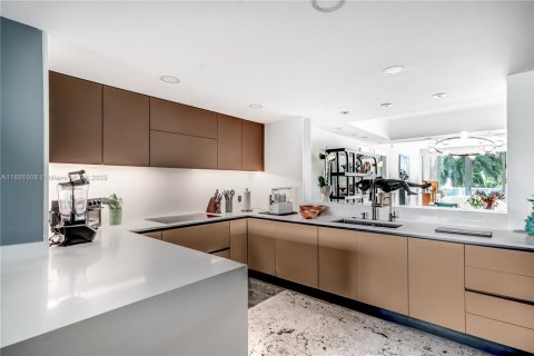 Copropriété à louer à Miami, Floride: 3 chambres, 245.26 m2 № 1953672 - photo 6