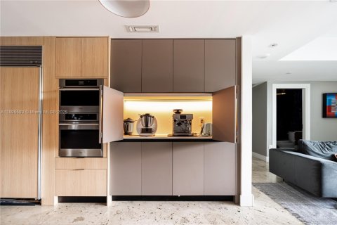 Copropriété à louer à Miami, Floride: 3 chambres, 245.26 m2 № 1953672 - photo 9