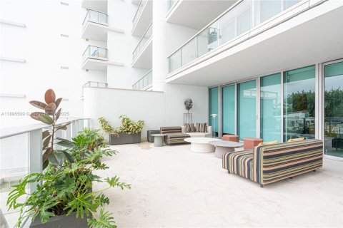 Copropriété à louer à Miami, Floride: 3 chambres, 245.26 m2 № 1953672 - photo 24