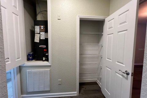 Condo in Orlando, Florida, 2 bedrooms  № 1569272 - photo 11