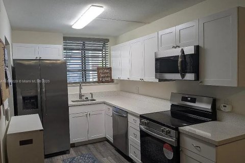 Copropriété à vendre à Deerfield Beach, Floride: 2 chambres, 96.15 m2 № 1942049 - photo 7