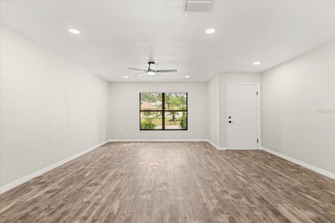 Villa ou maison à vendre à Apopka, Floride: 3 chambres, 157.84 m2 № 1810771 - photo 8