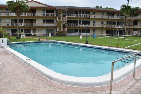 Condominio en venta en Hollywood, Florida, 2 dormitorios, 81.75 m2 № 1978566 - foto 27