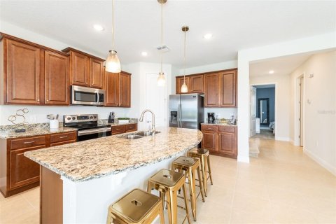Villa ou maison à louer à Kissimmee, Floride: 4 chambres, 219.53 m2 № 2152067 - photo 6
