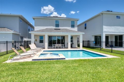 Villa ou maison à Kissimmee, Floride 4 chambres, 219.53 m2 № 2152067