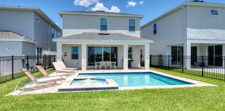 Villa ou maison à Kissimmee, Floride 4 chambres, 219.53 m2 № 2152067