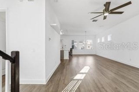 Casa en venta en Orlando, Florida, 3 dormitorios, 165.92 m2 № 2100964 - foto 13