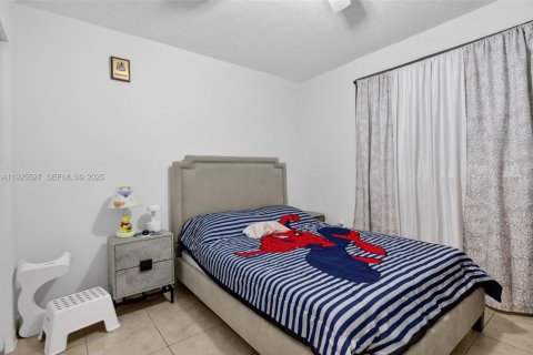 Condo in Hialeah, Florida, 3 bedrooms  № 1985829 - photo 28