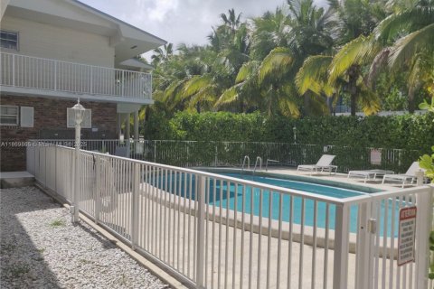 Condo in Key Biscayne, Florida, 1 bedroom  № 1896949 - photo 17