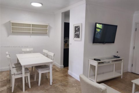 Condo in Key Biscayne, Florida, 1 bedroom  № 1896949 - photo 4