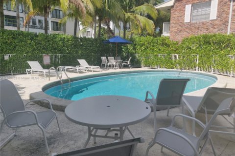 Condo in Key Biscayne, Florida, 1 bedroom  № 1896949 - photo 16