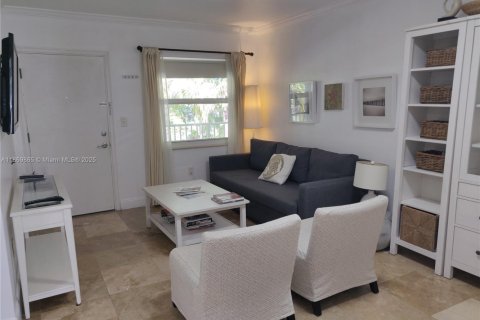 Condo in Key Biscayne, Florida, 1 bedroom  № 1896949 - photo 3