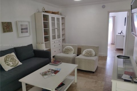 Condo in Key Biscayne, Florida, 1 bedroom  № 1896949 - photo 5